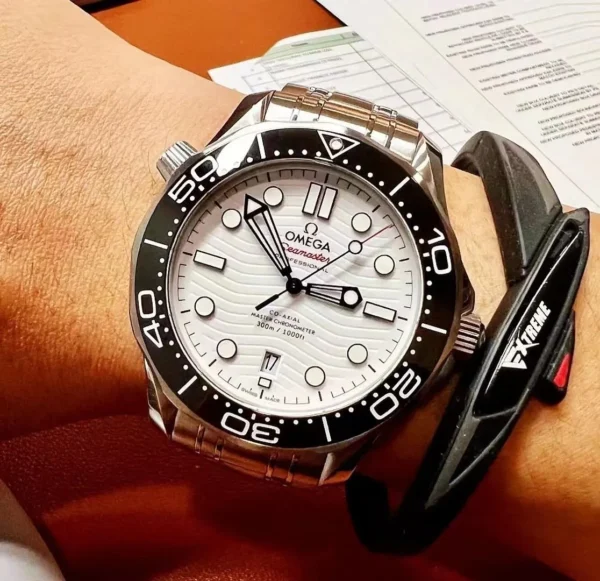 DIVER 300M CO?AXIAL MASTER CHRONOMETER 42 MM-210.30.42.20.04.001 - Image 7