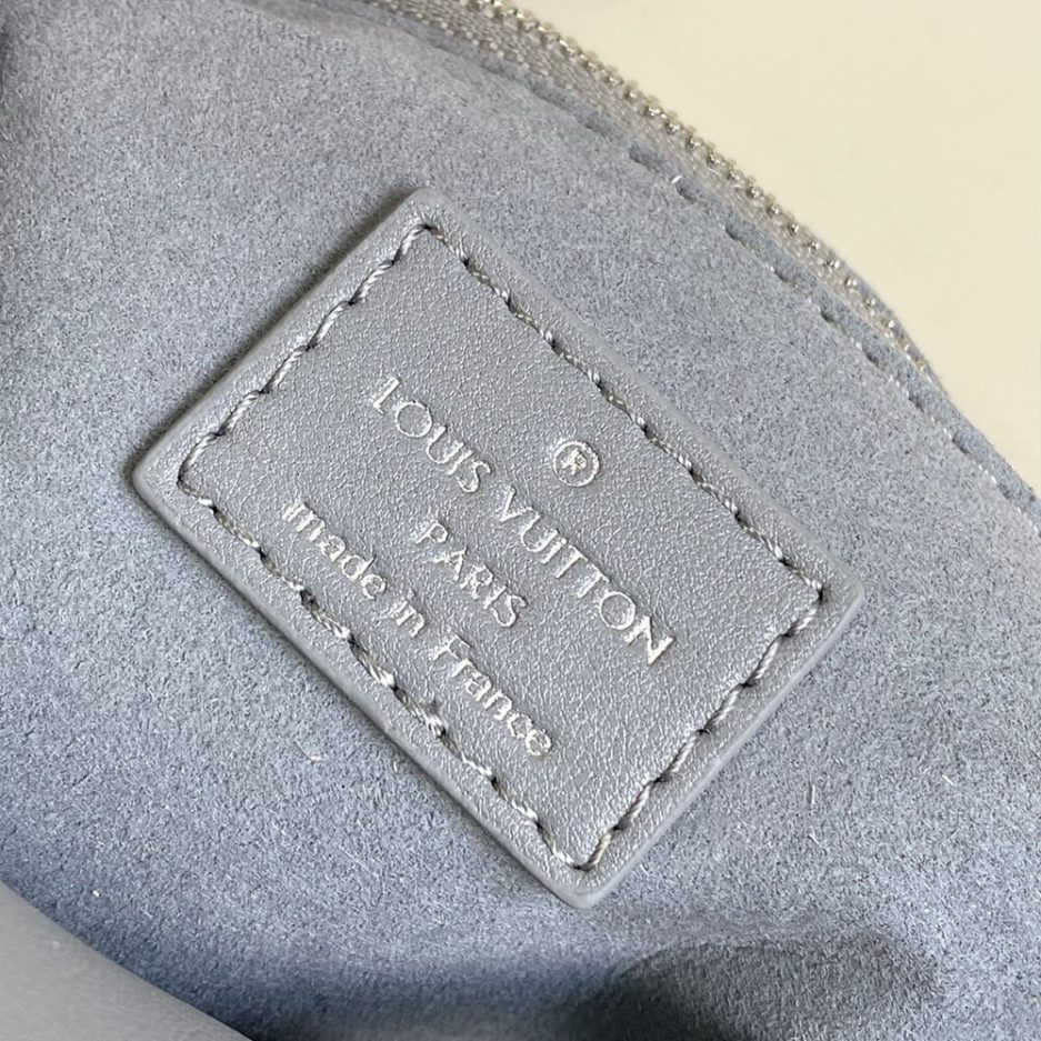 LV CarryAll MM - Image 7