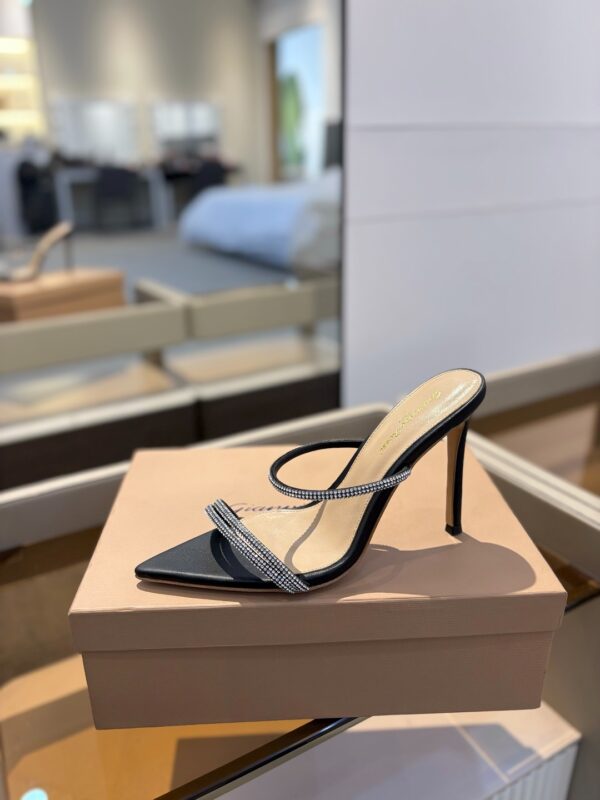 173719-Gianvito rossi women shoes - Image 4